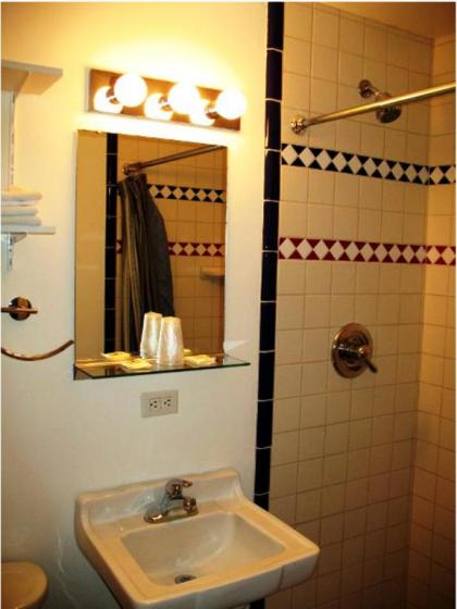Golden West Motel - image 9