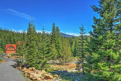 Bright Klamath Falls Cabin with Deck and Mtn Views! - image 8