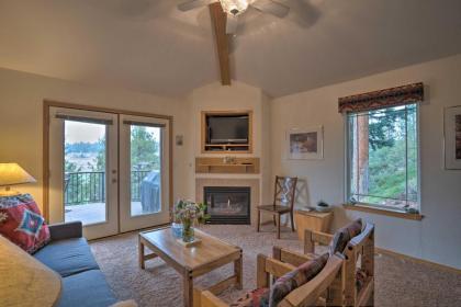 Airy Resort-Style Klamath Falls Townhome with Deck! - image 5