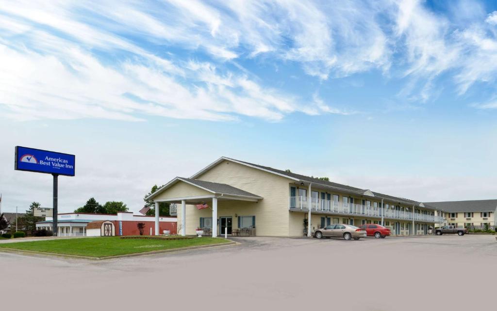 Americas Best Value Inn Knob Noster - image 6
