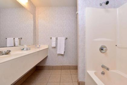 Americas Best Value Inn Knob Noster - image 9