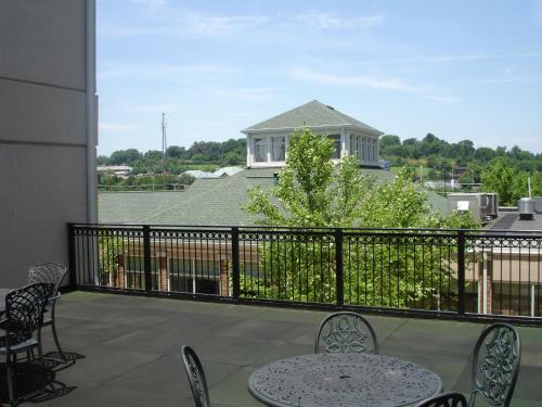 Hilton Garden Inn Knoxville West/Cedar Bluff - image 2