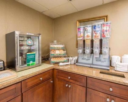 Quality Inn Merchants Drive - image 2