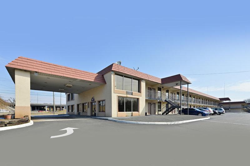 Americas Best Value Inn and Suites Knoxville - main image