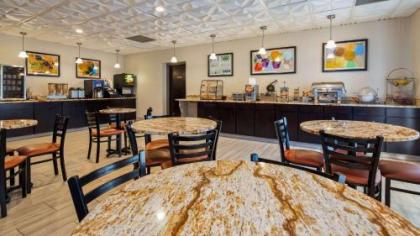 Best Western Knoxville Suites - Downtown - image 4