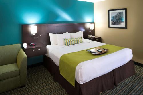 Best Western Plus Knoxville Cedar Bluff - image 3