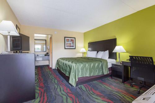Motel 6 Knoxville Tn - East - image 3
