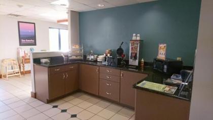 Travelodge by Wyndham Knoxville East - image 4