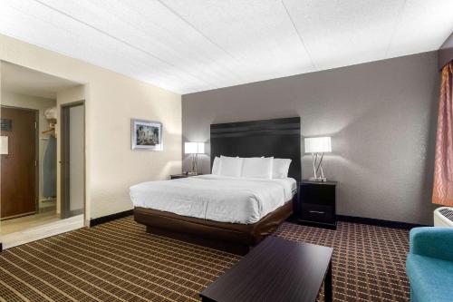 Clarion Inn & Suites West Knoxville - image 4