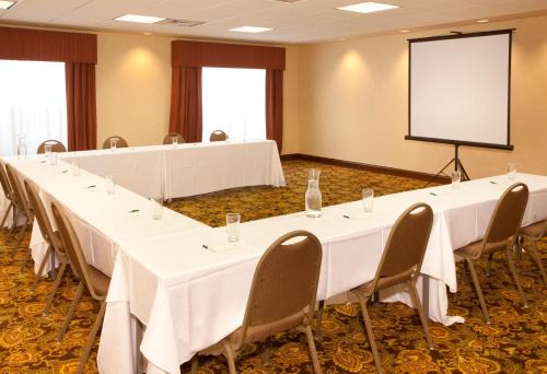Country Inn & Suites by Radisson Knoxville at Cedar Bluff TN - image 5