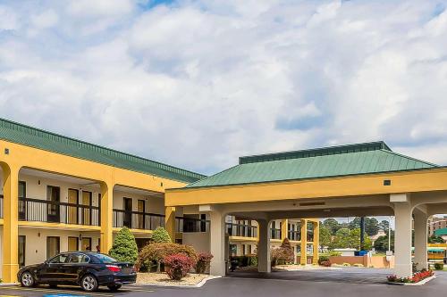 Rodeway Inn Knoxville - main image