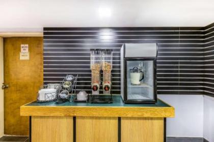 Rodeway Inn Knoxville - image 2