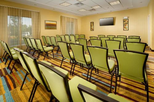 Fairfield by Marriott Inn & Suites Knoxville Turkey Creek - image 3