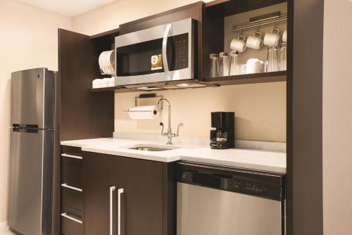 Home2 Suites by Hilton Knoxville West - image 3