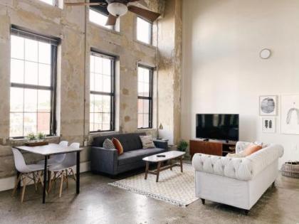 modern Loft w View