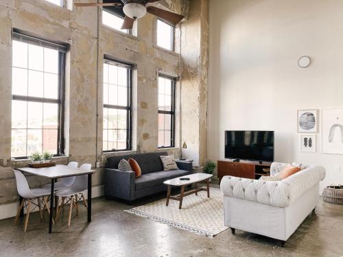Modern Loft w/ View - main image
