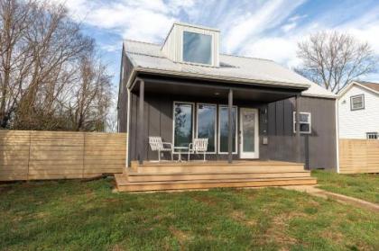 Modern minimalist comfort 5 minutes from downtown - image 4