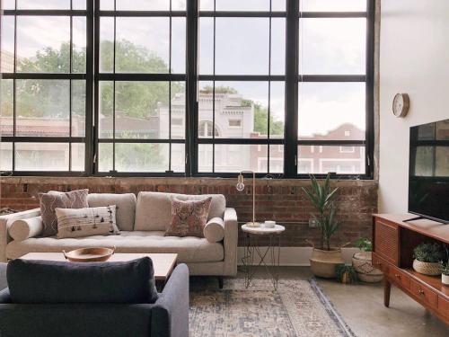 Sunny Loft w/ View of Gay St - main image