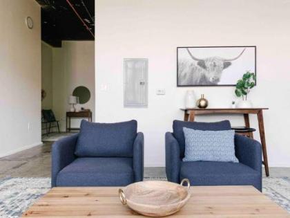 Sunny Loft w/ View of Gay St - image 2