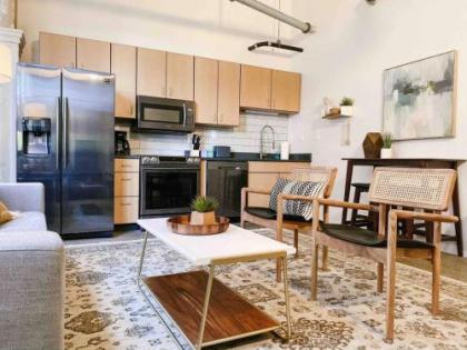 Modern Downtown Loft on Gay St - image 2