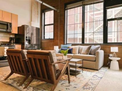 Cozy Downtown Loft