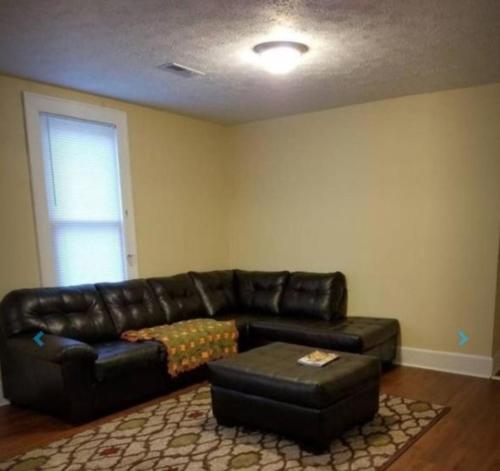 Spacious East Knoxville Duplex - main image