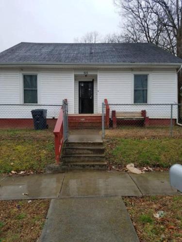 Spacious East Knoxville Duplex - image 2
