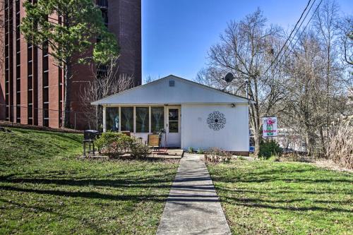 Quaint Getaway 2 Mi to Downtown and 3 Mi to UT! - main image