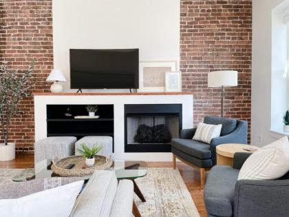 Historic 1900s Townhome with a Modern Flair - image 3