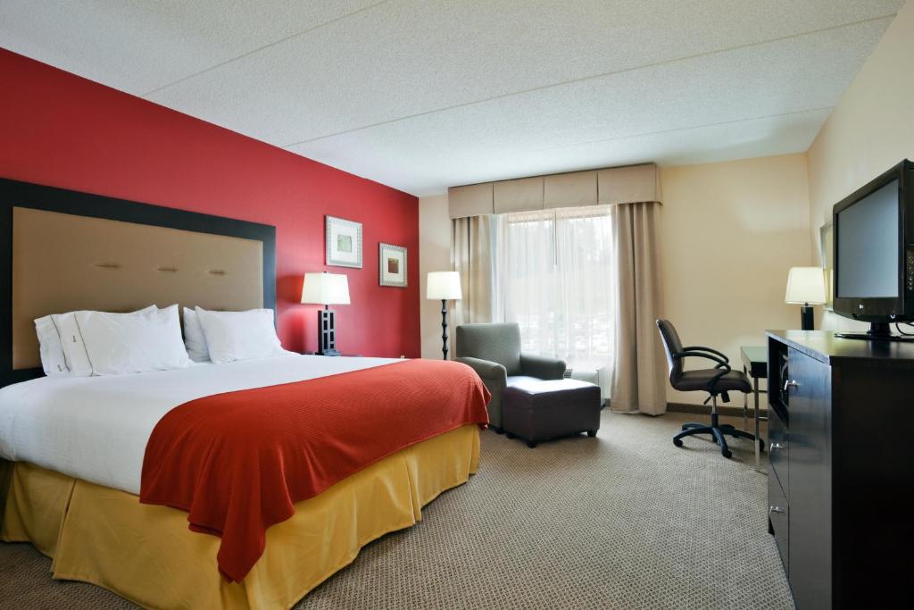 Holiday Inn Express Hotel & Suites Kodak East-Sevierville an IHG Hotel - image 3