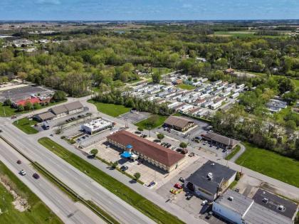 Comfort Inn Near Kokomo Speedway - image 8