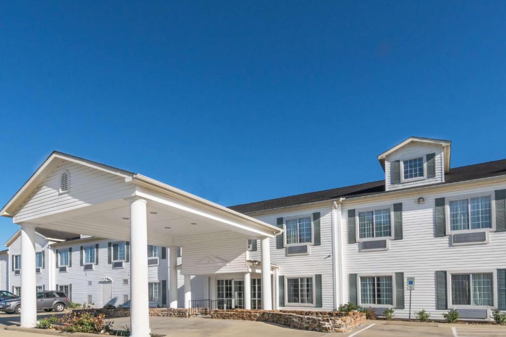 Super 8 by Wyndham Kountze Big Thicket Nat'l Pres Area - main image