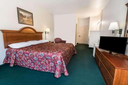Super 8 by Wyndham Kountze Big Thicket Nat'l Pres Area - image 4