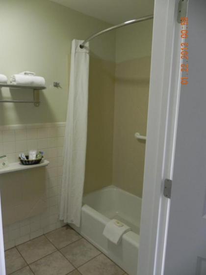 Relax Inn and Suites Kuttawa - image 10
