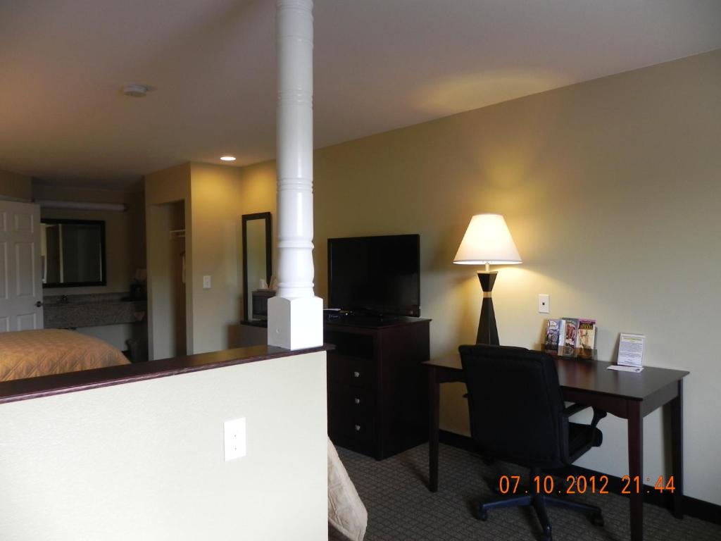 Relax Inn and Suites Kuttawa - image 2
