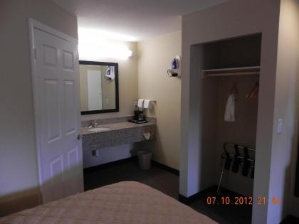 Relax Inn and Suites Kuttawa - image 3