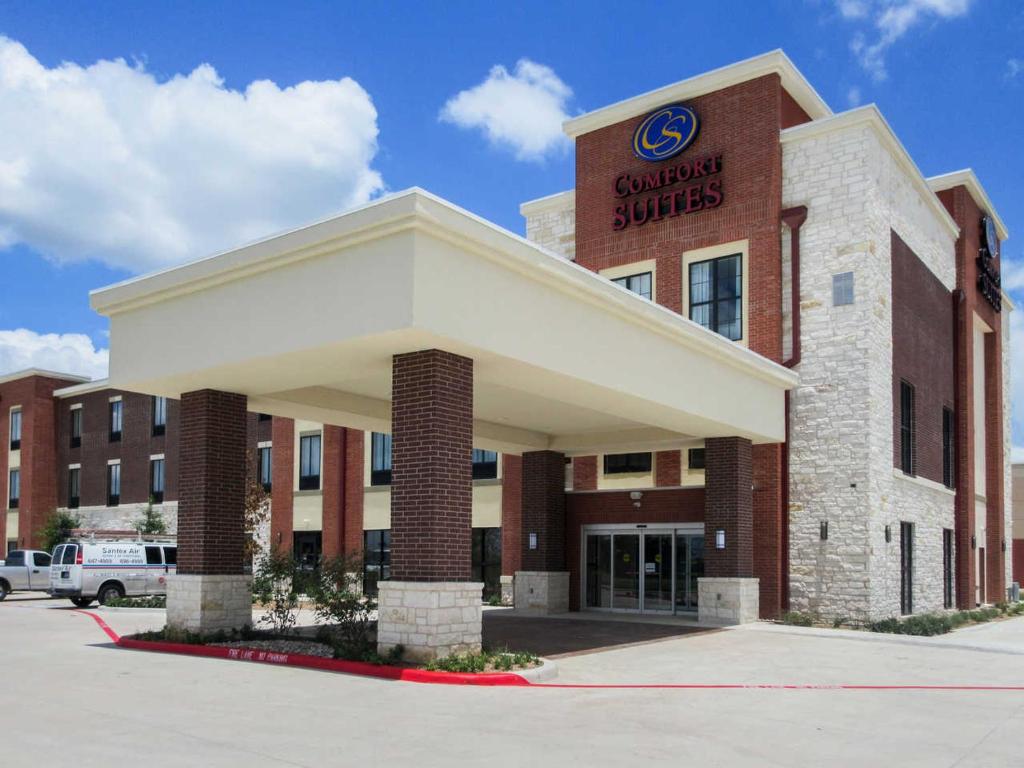 Comfort Suites - main image