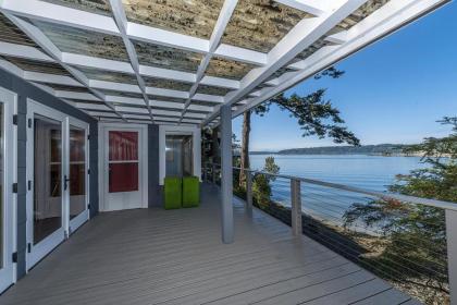 the Nest Gorgeous Waterfront La Conner Getaway La Conner Washington