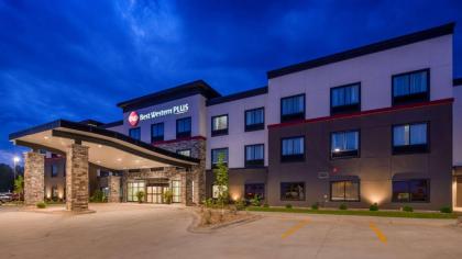 Best Western Plus at La Crescent Event Center 
