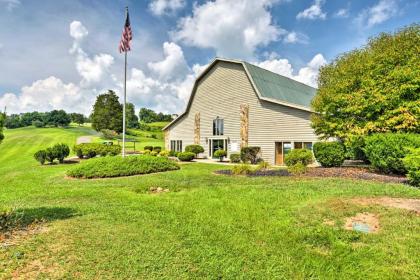 Duplex with Deck 30-Foot Boat Slip and Lake Views! - image 8