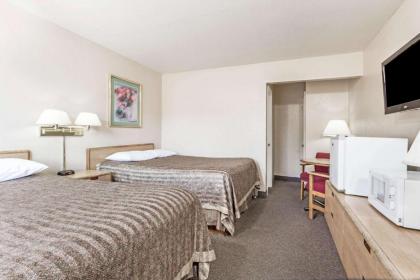 Travelodge by Wyndham La Grande - image 10