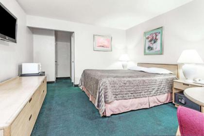 Travelodge by Wyndham La Grande - image 14