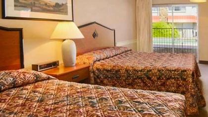 The La Grande Inn - image 3
