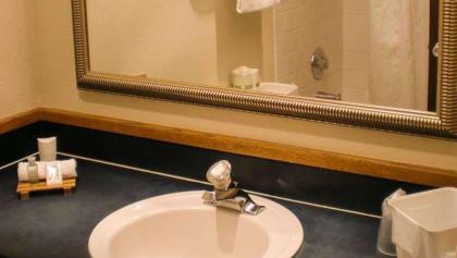 The La Grande Inn - image 4