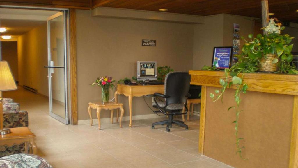 The La Grande Inn - image 7