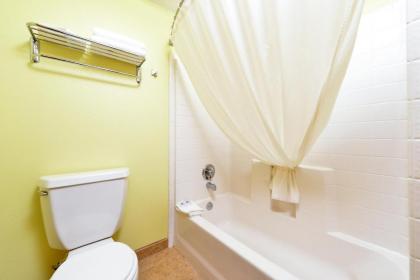 Americas Best Value Sandman Inn - image 3