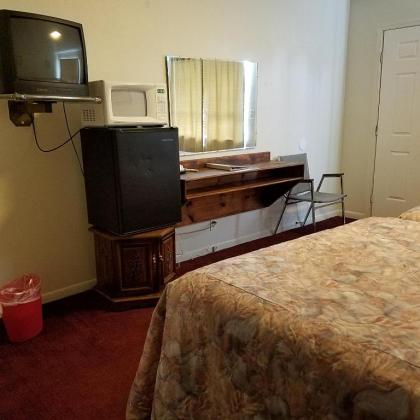 Greenwell Motel - image 10