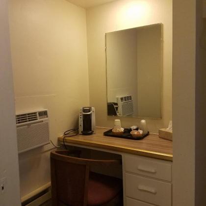 Greenwell Motel - image 3