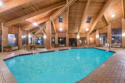 Baymont by Wyndham LaGrange - image 16