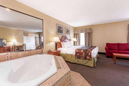 Baymont by Wyndham LaGrange - image 18